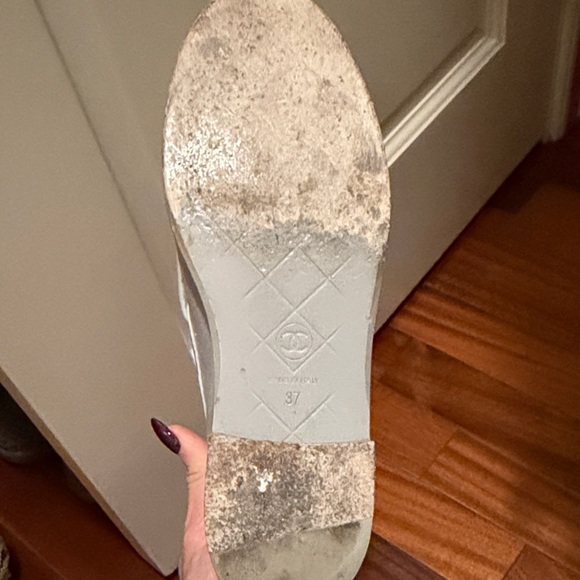 CHANEL Quilted Leather Loafers in Light Gray with Gold Logo - Picture 2 of 2